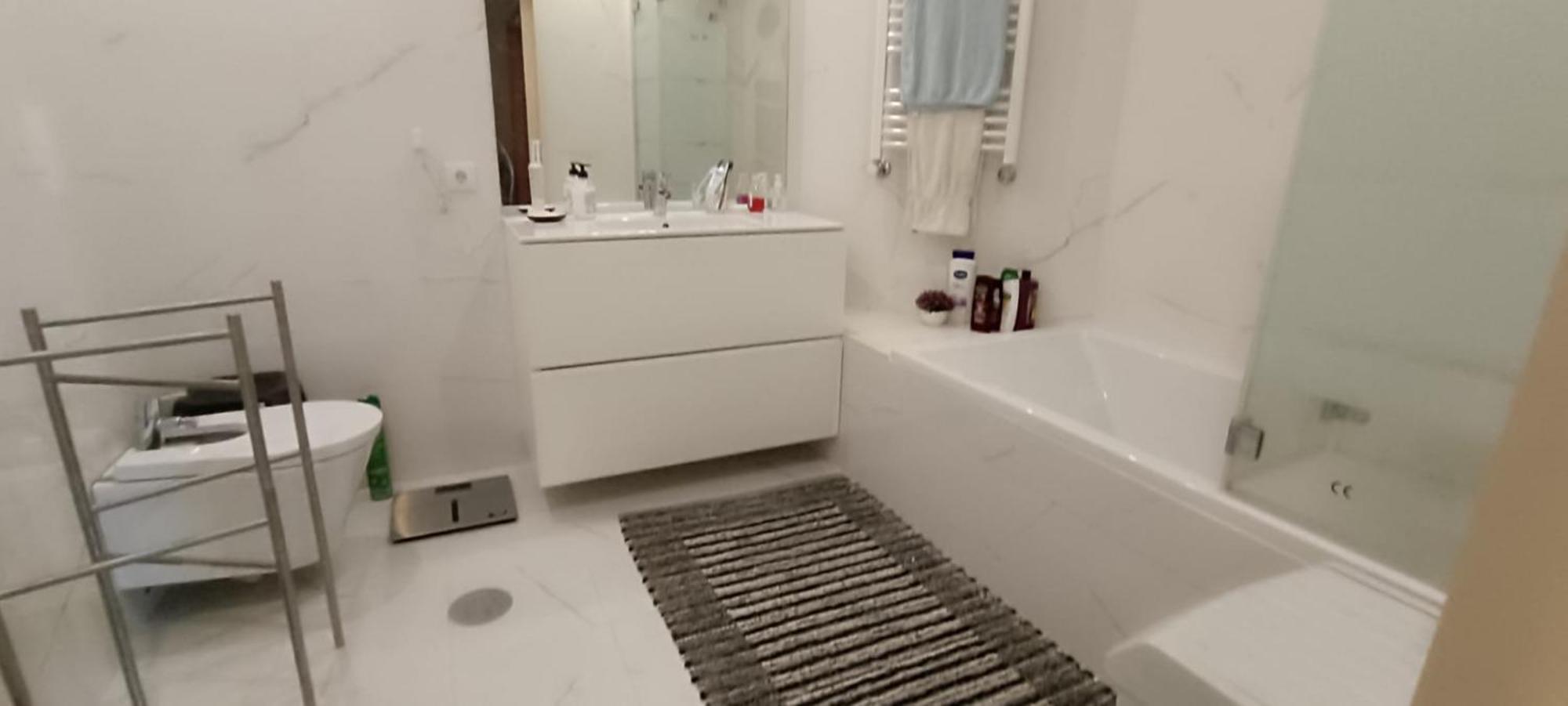 Private Bathroom Room Shared Kitchen Порту Екстер'єр фото
